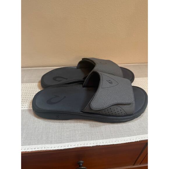 OluKai Nalu Slide Sandals in Rock Gray/Black Men\'s Size 10 main image 4